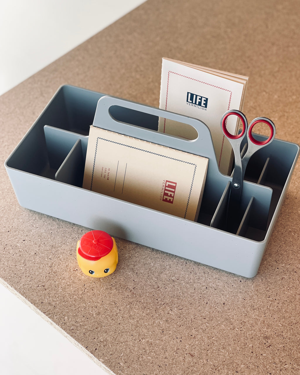 Vitra Toolbox RE -CIBI