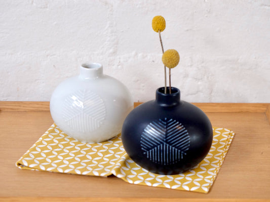 Hakusan Cocoon Vase