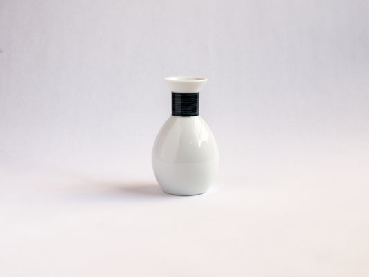 Hakusan Asanoito Hemp Thread Sake Bottle Indigo - CIBI Hakusan Porcelain