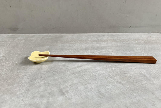 Hakusan Hirari Chopstick Rest - CIBI Hakusan Porcelain