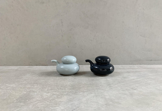 Hakusan Ishikoro Sauce Bottle - CIBI Hakusan Porcelain